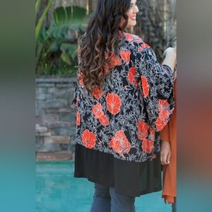 Lula Roe Aurora sz Large. Cover up. NWT